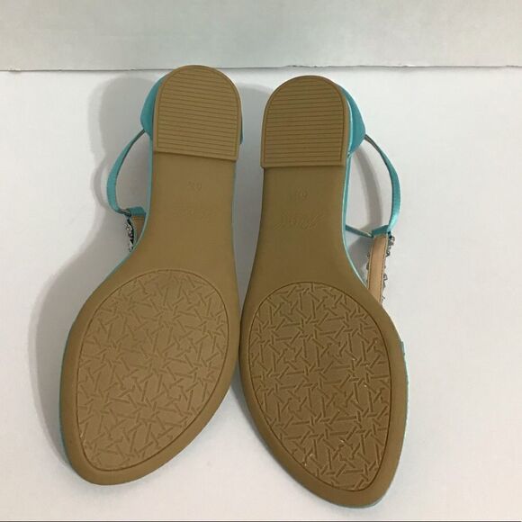 Jewel Badgley Mischka Holbrook Jewel Thong Sandal - Picture 5 of 11